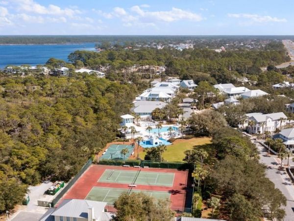 Panama City Vacation Home Six Bedroom Walk to Beach