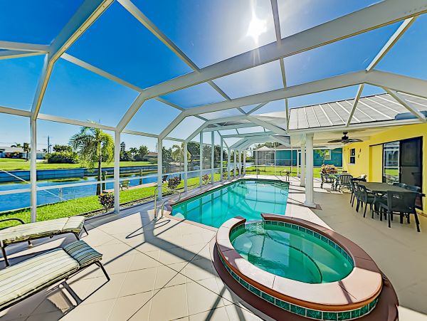 Cape Coral Vacation Home Three Bedroom