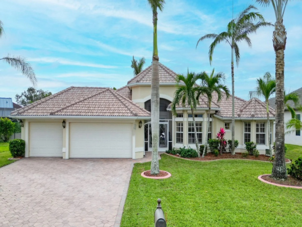 Beautiful Cape Coral Home with 3 Bedrooms Sleeps 6
