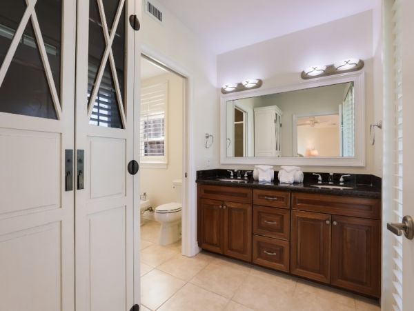 Luxury Beach Front Resort - 3-Bedroom, Heated Pool & Beach Access