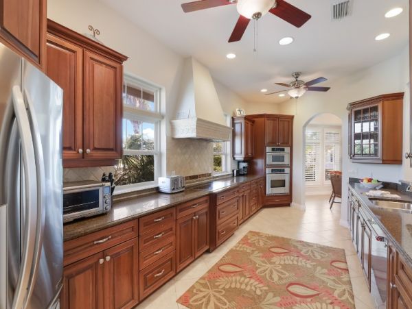 Luxury Beach Front Resort - 3-Bedroom, Heated Pool & Beach Access