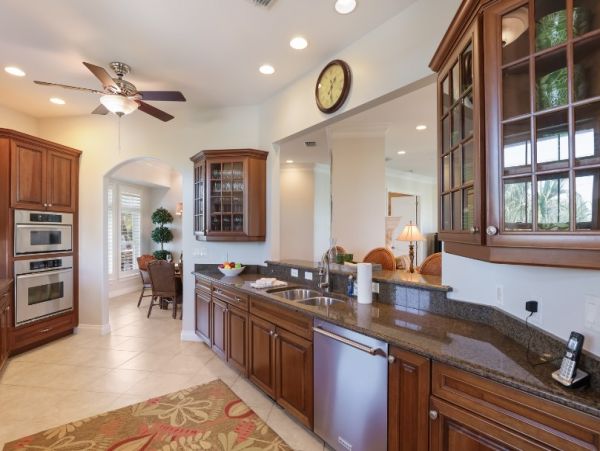 Luxury Beach Front Resort - 3-Bedroom, Heated Pool & Beach Access