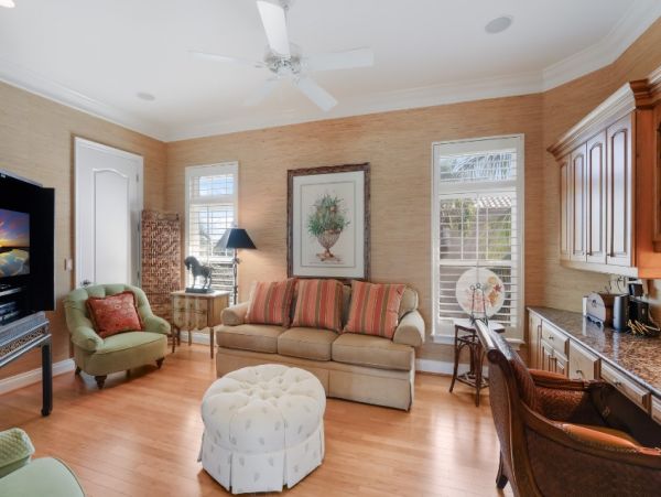 Luxury Beach Front Resort - 3-Bedroom, Heated Pool & Beach Access