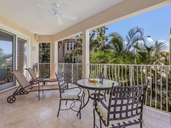 Luxury Beach Front Resort - 3-Bedroom, Heated Pool & Beach Access
