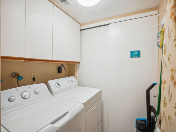 Second floor Madeira Beach Vacation rental on the beach