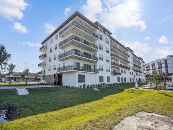 Quality Bayside Luxury Condo in Madeira Beach