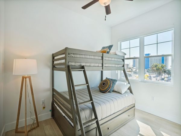 Quality Bayside Luxury Condo in Madeira Beach