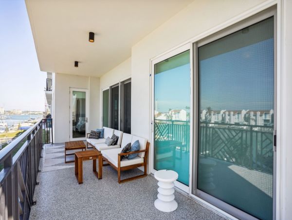 Quality Bayside Luxury Condo in Madeira Beach