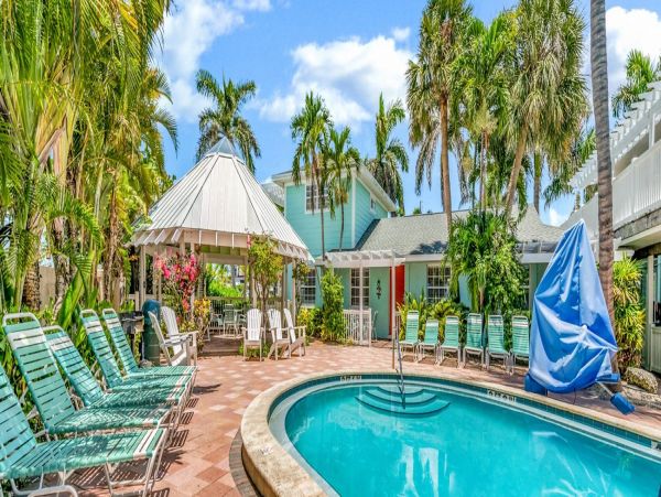 Lovely 1 Bedroom Suite in Bradenton Beach