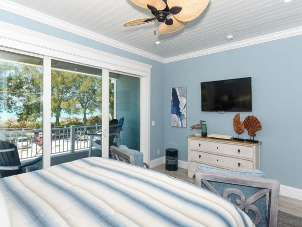 Six Bedroom Luxury Property with Rooftop Across The Street From The Beach