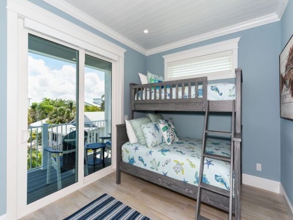 Six Bedroom Luxury Property with Rooftop Across The Street From The Beach