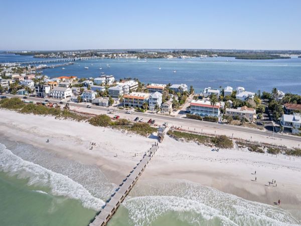 Six Bedroom Luxury Property with Rooftop Across The Street From The Beach