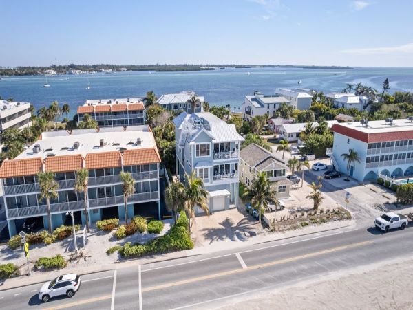 Six Bedroom Luxury Property with Rooftop Across The Street From The Beach
