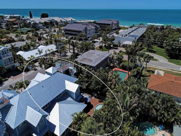 Ocean Views Villa with Five Bedrooms For Ten Guests