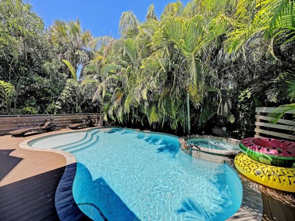 Ocean Views Villa with Five Bedrooms For Ten Guests
