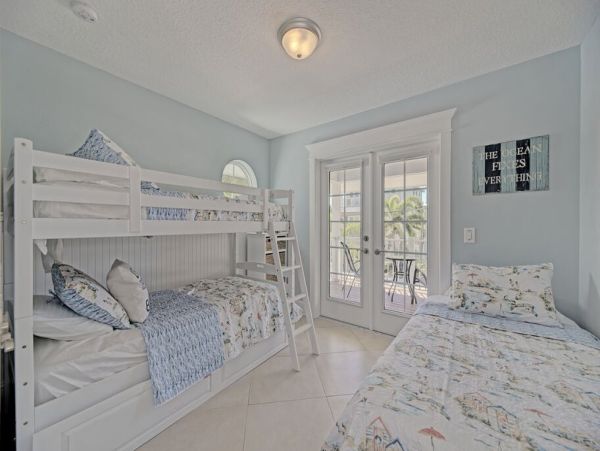 Ocean Views Villa with Five Bedrooms For Ten Guests