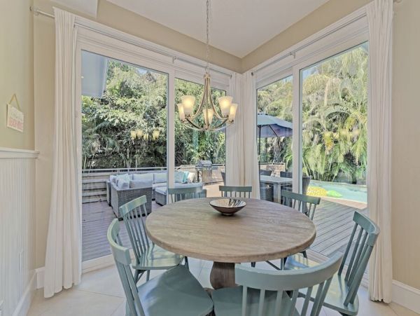 Ocean Views Villa with Five Bedrooms For Ten Guests