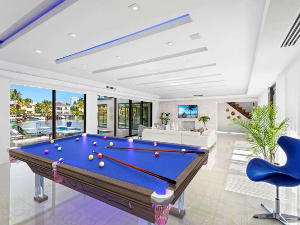 Hollywood Canal Front Five Bedroom Luxury Home