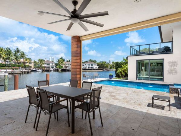 Hollywood Canal Front Five Bedroom Luxury Home