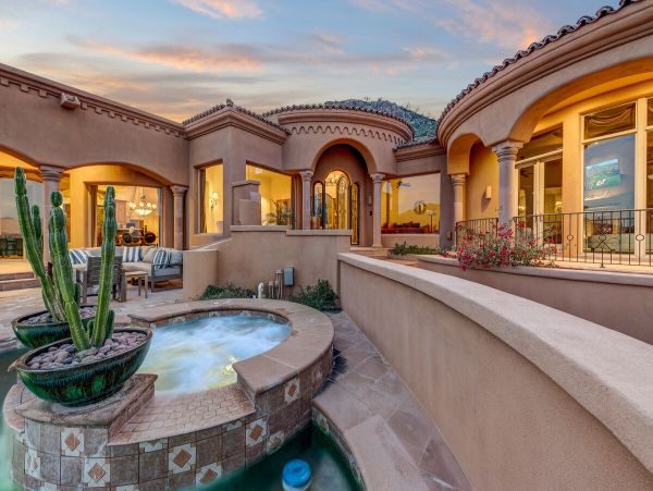 Paradise Valley Vacation Mansion Six Bedroom