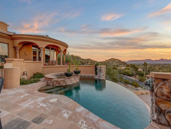 Paradise Valley Vacation Mansion Six Bedroom