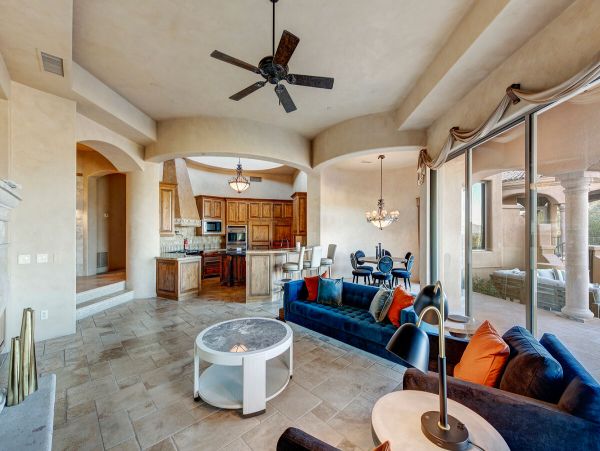 Paradise Valley Vacation Mansion Six Bedroom