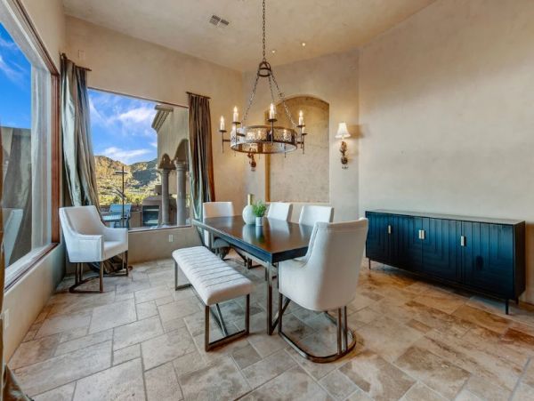 Paradise Valley Vacation Mansion Six Bedroom