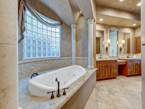 Paradise Valley Vacation Mansion Six Bedroom