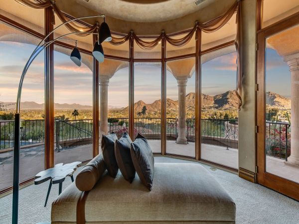 Paradise Valley Vacation Mansion Six Bedroom