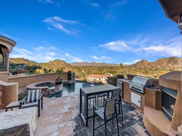 Paradise Valley Vacation Mansion Six Bedroom