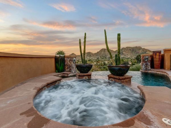 Paradise Valley Vacation Mansion Six Bedroom