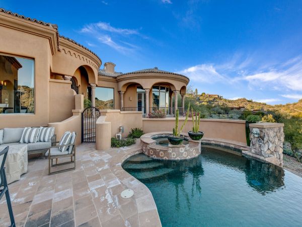 Paradise Valley Vacation Mansion Six Bedroom