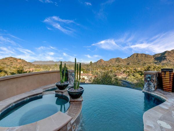 Paradise Valley Vacation Mansion Six Bedroom
