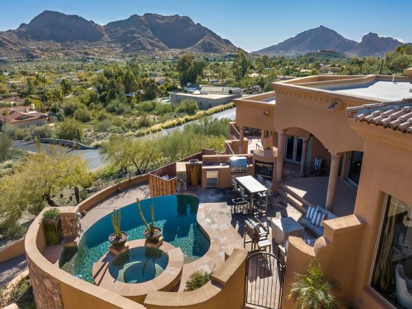 Paradise Valley Vacation Mansion Six Bedroom