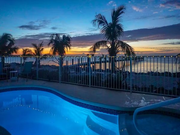 Four Bedroom Gulf Front Home in Marathon with Private Pool