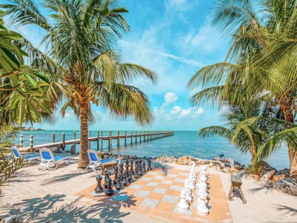 Four Bedroom Gulf Front Home in Marathon with Private Pool
