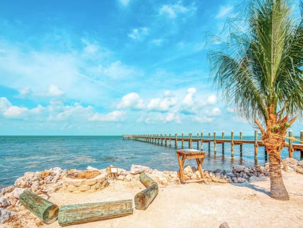 Four Bedroom Gulf Front Home in Marathon with Private Pool