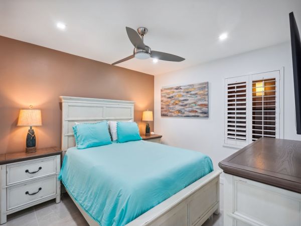 Panoramic Beachfront Condo with 3 Bedrooms in Redington Beach