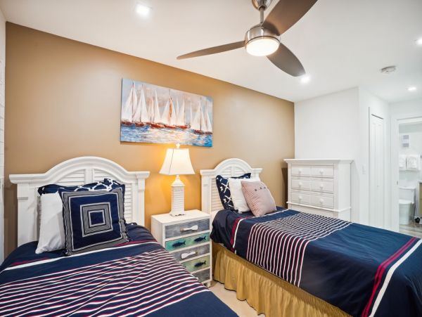 Panoramic Beachfront Condo with 3 Bedrooms in Redington Beach