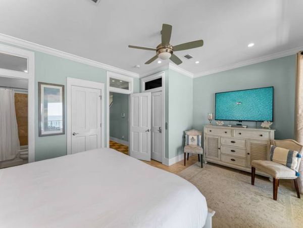 Miramar Gluf-Front Luxury Rental with Private Beach Access