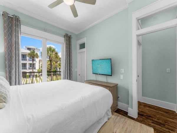 Miramar Gluf-Front Luxury Rental with Private Beach Access