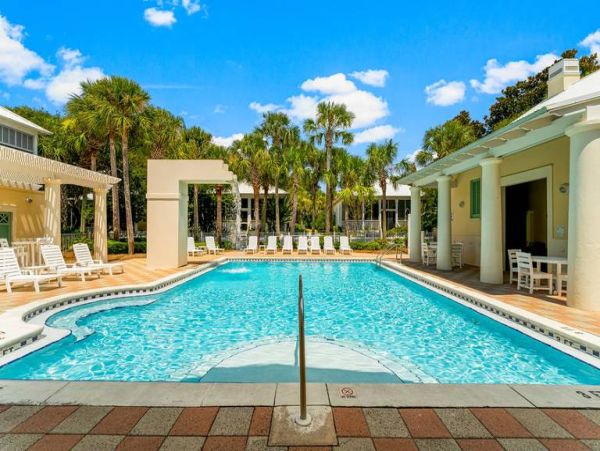 Miramar Gluf-Front Luxury Rental with Private Beach Access