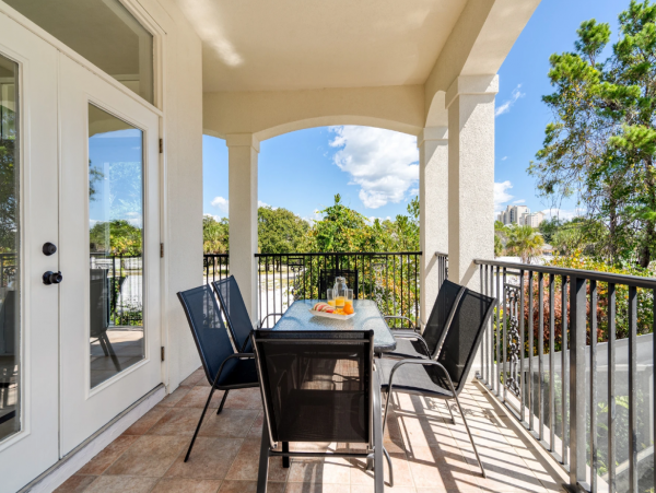 Luxury Oceanside Estate with 4 Bedrooms and Private Pool