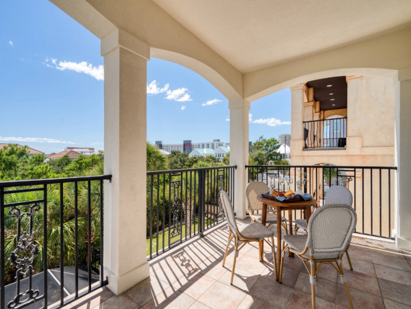 Luxury Oceanside Estate with 4 Bedrooms and Private Pool