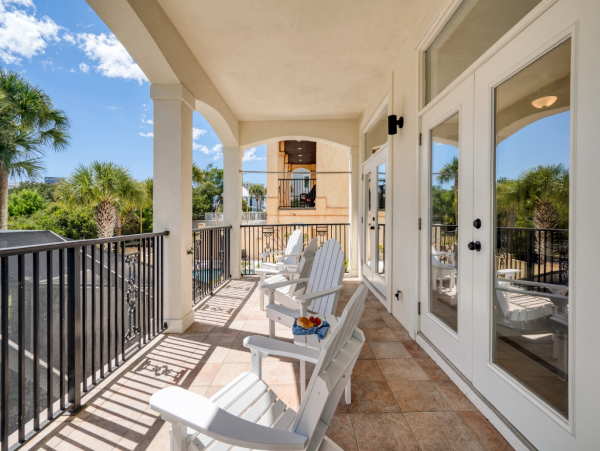 Luxury Oceanside Estate with 4 Bedrooms and Private Pool