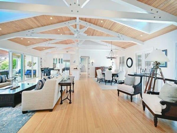 Luxury Waterfront Retreat in Naples