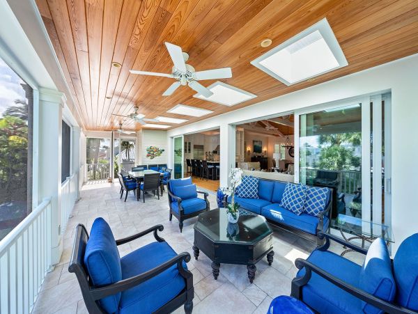 Luxury Waterfront Retreat in Naples