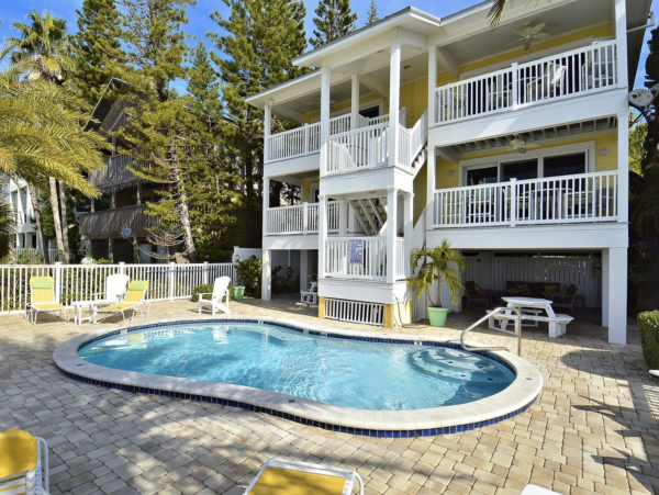 Lovely Redington Shores Two Bedroom Vacation Condo
