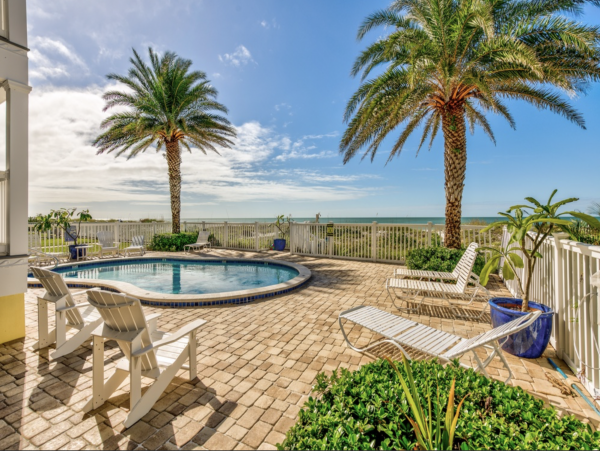 Lovely Redington Shores Two Bedroom Vacation Condo