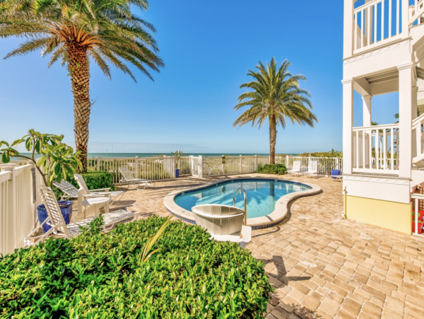 Lovely Redington Shores Two Bedroom Vacation Condo